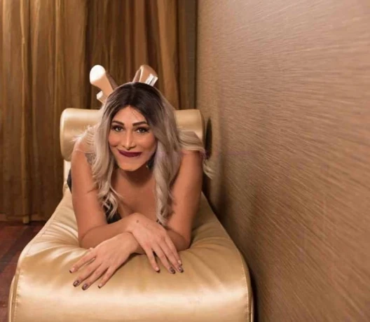 Hannah Lis — 10 / 12