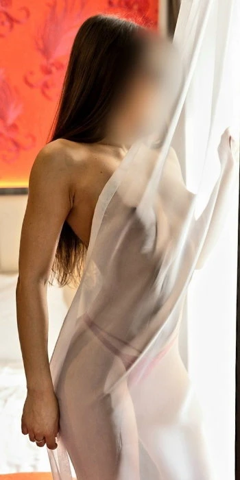 Mia — 5 / 7