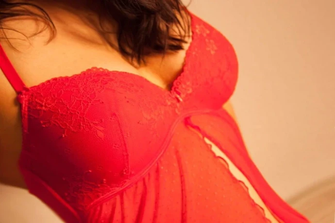 Larissa Neu — 2 / 14