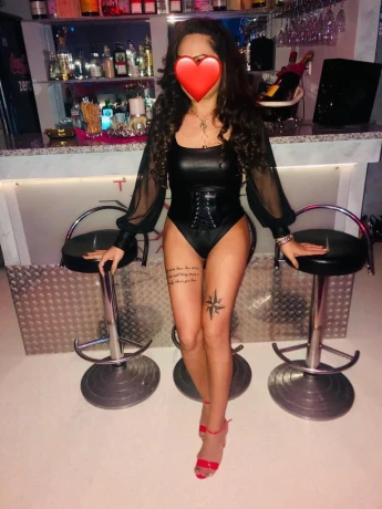 Nadja Triple Xxx — 2 / 4