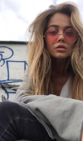 Eva Barberry — 4 / 6