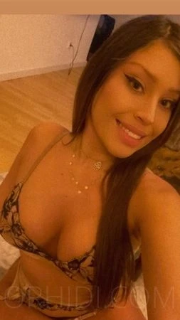 Deizy, Escort, Essen