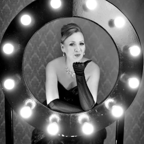 Sexy Pamela — 10 / 16