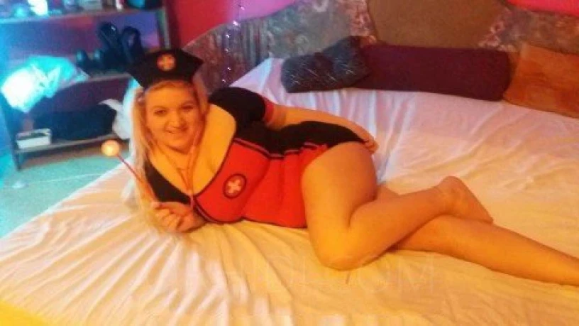 Lina (24) - Atemberaubende Natürlichkeit — 1 / 4