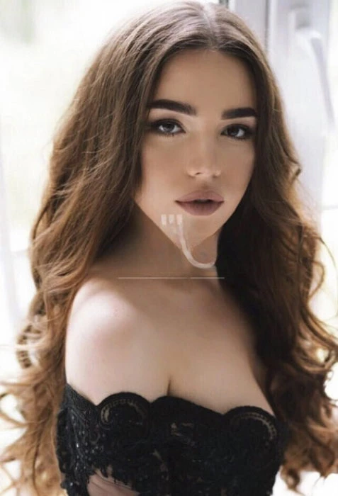 Alina — 2 / 3