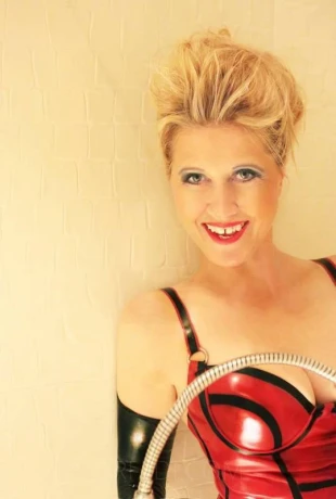 Rubber Cleo — 3 / 5