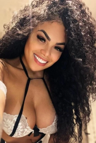 Luna Feraz — 5 / 6