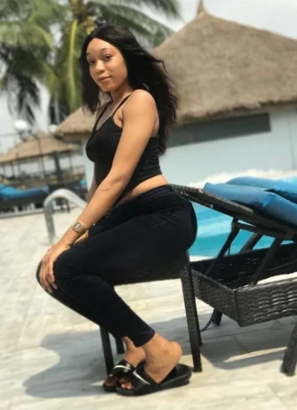 Escort Britney Hotel Service — 3 / 4