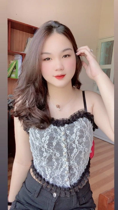 Mimi — 4 / 5