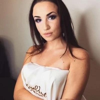 Bler, Escort, Istanbul