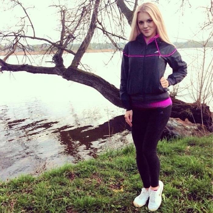 Aleksandra — 4 / 10