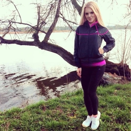 Aleksandra — 4 / 10