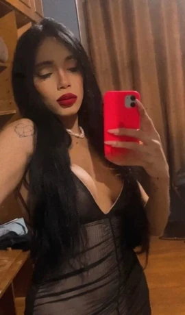 Diana Esteves — 8 / 10