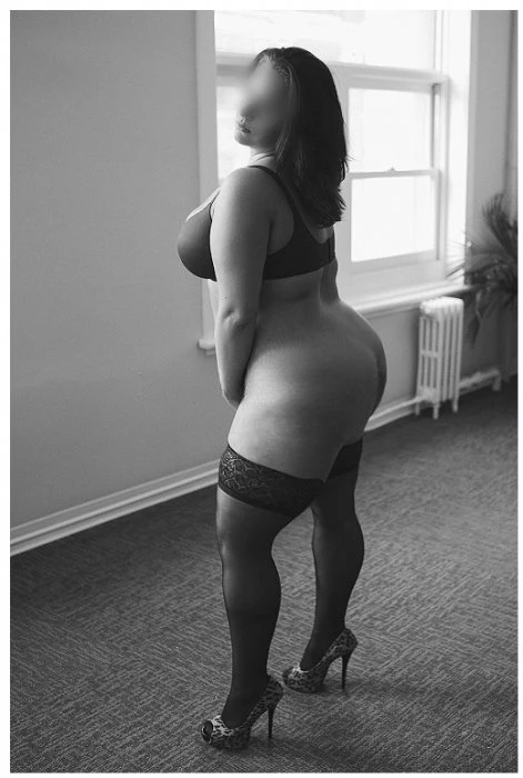 Lady Molly — 2 / 5