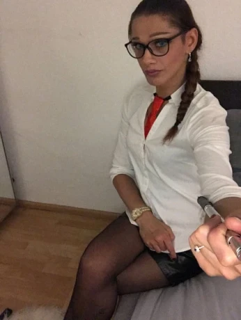 Ts Lady Anika Sm Dominant Keine Bilder Anfragen — 3 / 12