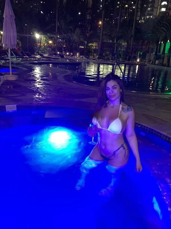 Nathasha Gomes — 11 / 12