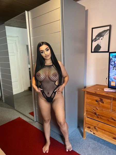Yasmina Topservice — 3 / 5