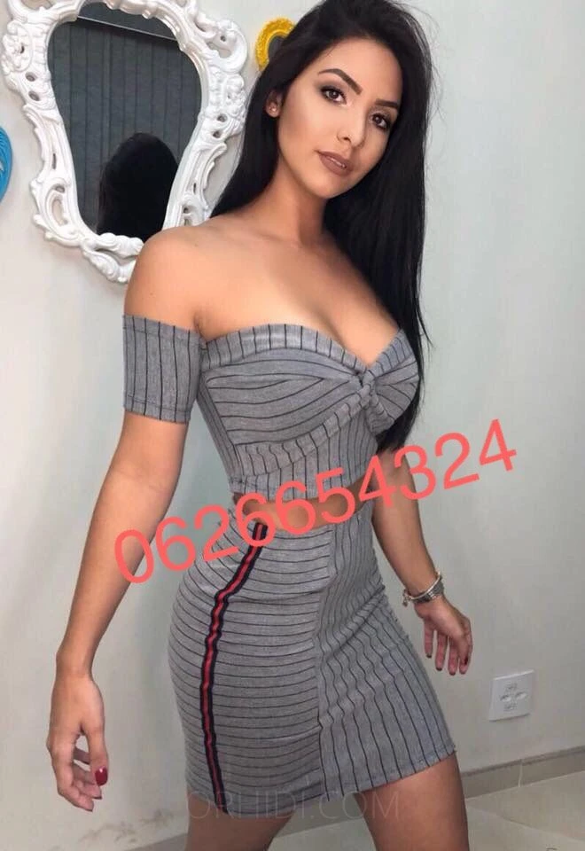 Camila — 4 / 9