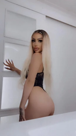 Gallen Anna Geile Titten Und Ein Knackarsch Aktion — 1 / 3