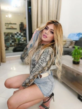 Shemale Kat — 12 / 13