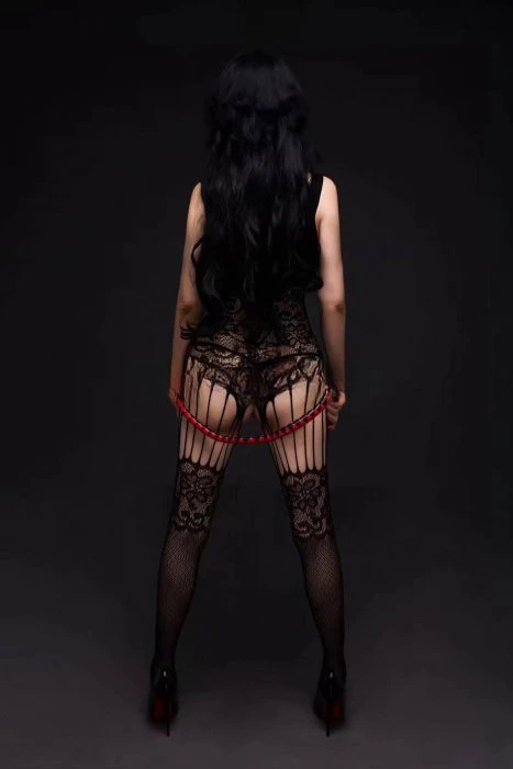 Mistress Lucy — 1 / 4
