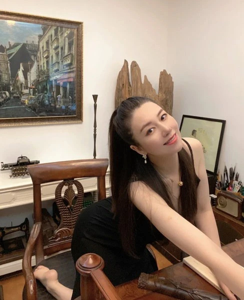 AV Ellena, Escort, Darmstadt