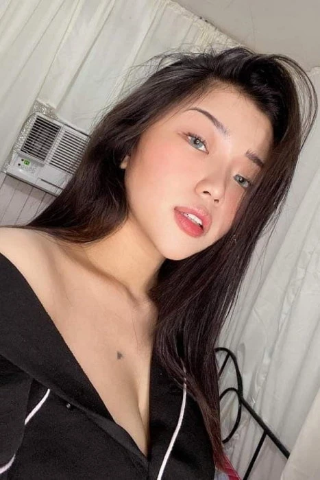 Helen — 2 / 3