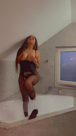 Heisse Sexy Renata Fuer Besuche Partys Und Escort — 2 / 5