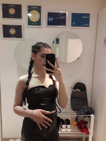 Julia Hot And Sexy — 2 / 6