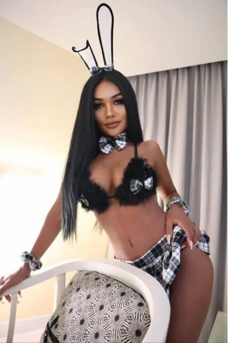 Megan — 4 / 5