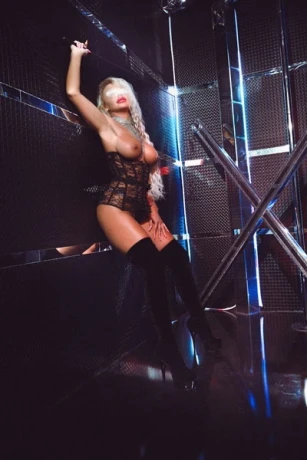 Anastazia Top Blondine — 4 / 8