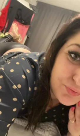 Sylvie Is Geil — 3 / 17