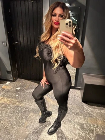 Lady Aylin — 9 / 24