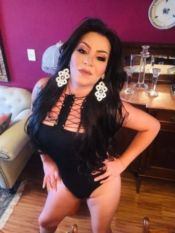 Veronica Paes — 2 / 6