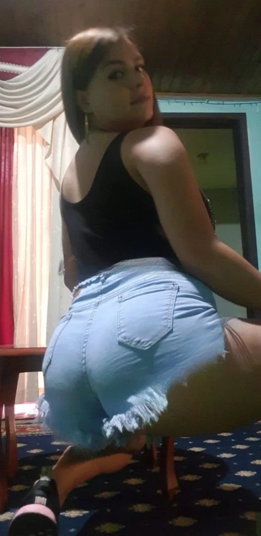 Jennifer Colombiana — 5 / 9