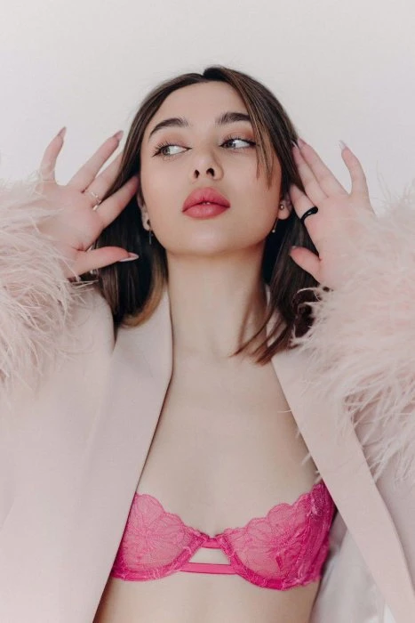 Eva — 6 / 13