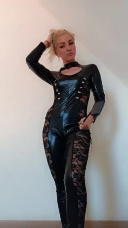 Adelina Ganz Neu — 4 / 13