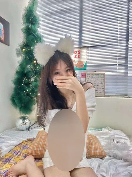Danna — 2 / 3