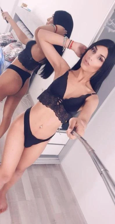 Eva Red One — 4 / 5