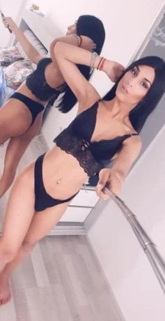 Eva Red One — 4 / 5