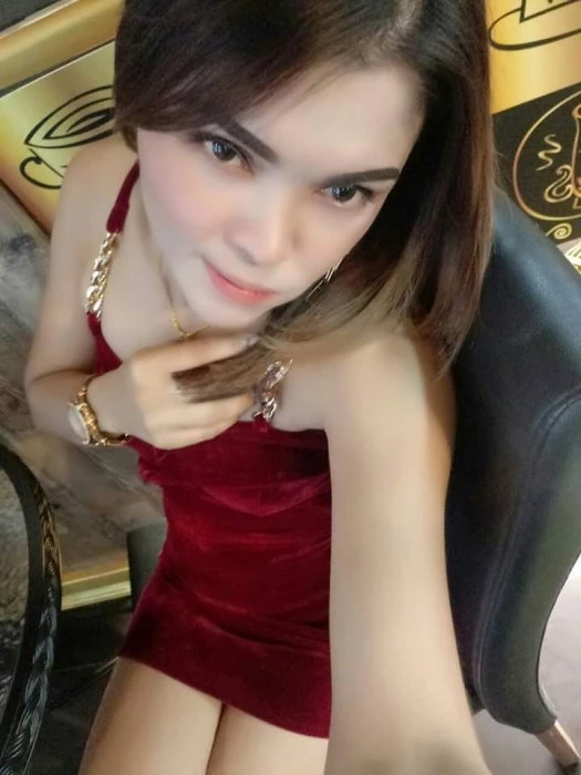 Lucky, Escort, Sohar