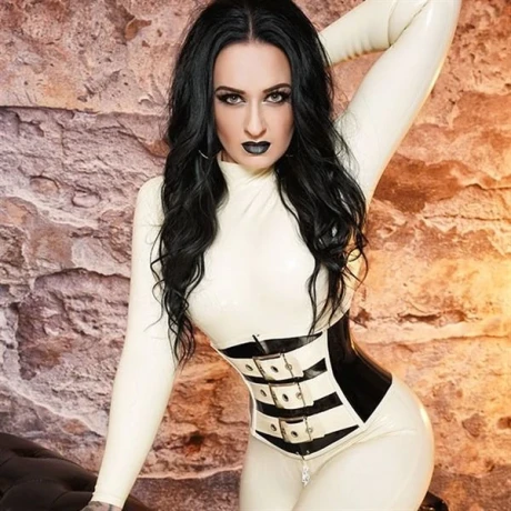 Miss Lana Poison - Domina — 11 / 17