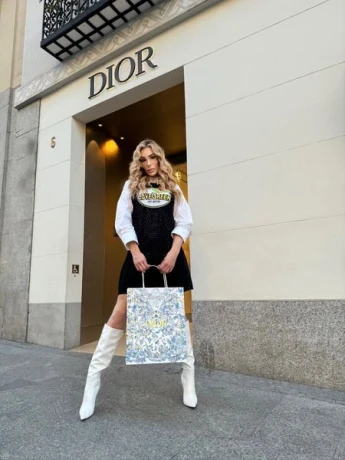 TS Sara LUXYRY ESCORT XL — 16 / 17