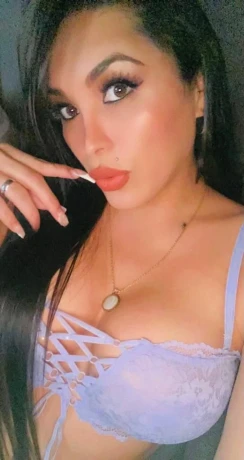 Stephany Bell — 1 / 12