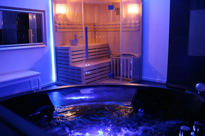 Opium Massage — 2 / 8