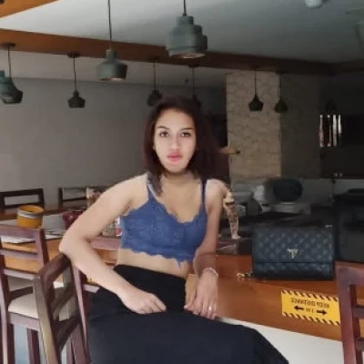 Yessy, Escort, Semarang