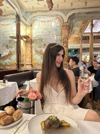 Victoria Jolie — 5 / 12