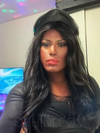 Brandneu TS Mistress Donatella — 2 / 18