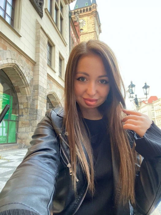 Alina — 6 / 9
