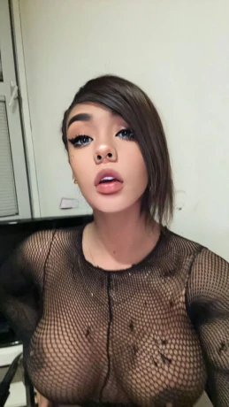 Daniela Ts — 7 / 12